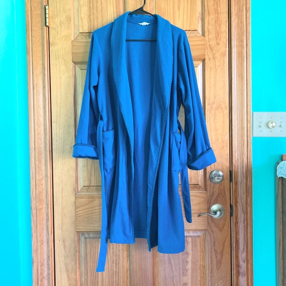 Boy’s size 14-16 Lands’ End blue robe with tie, cuffed sleeves, and pockets - Picture 1 of 8